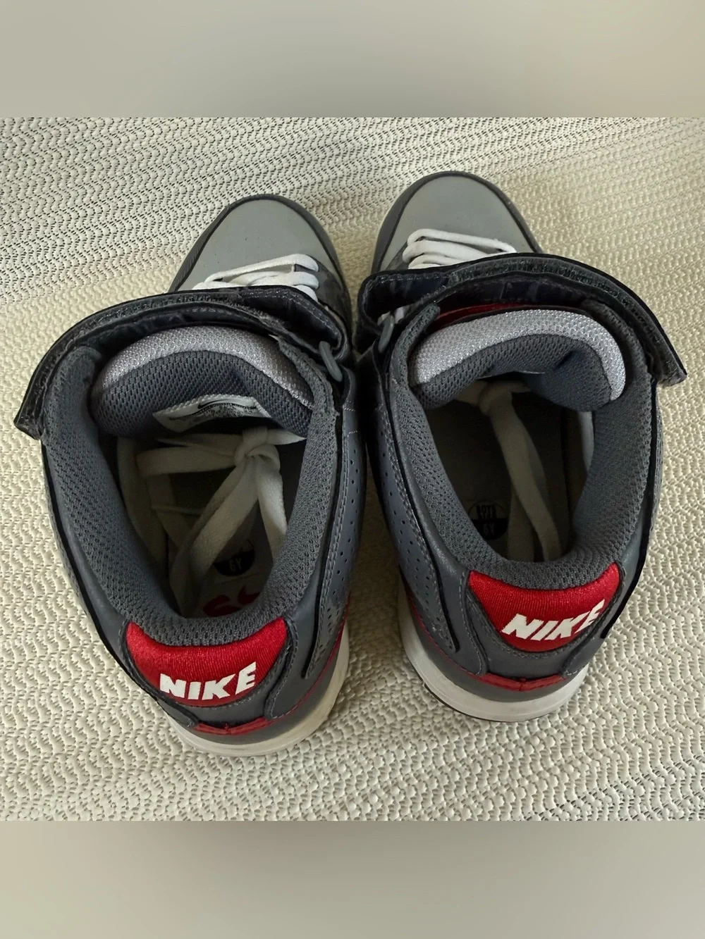 Nike 6.0 Mogan Mid 2 Kids Size 6Y Gray Red High Top Skate Shoes 407716-060